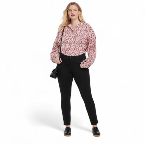 🦋Universal Thread Women's Mid-Rise Skinny Jeans in Black Size 6 - Picture 2 of 5